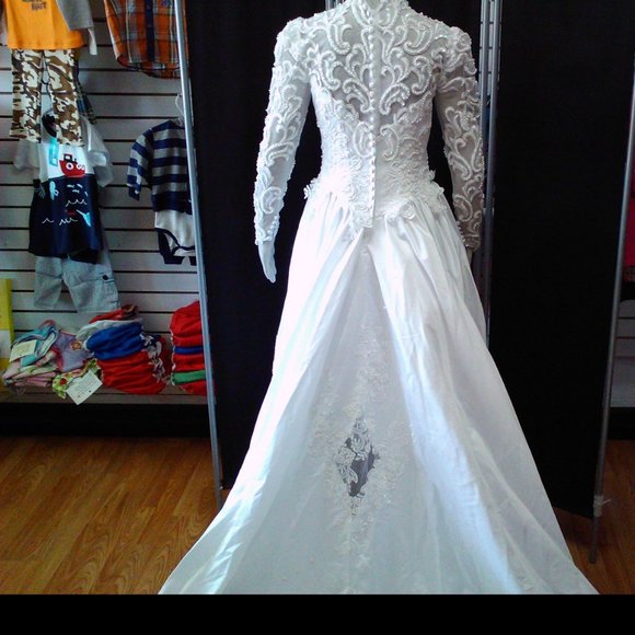 Satin and Lace Long Sleeve Wedding Dress with 6ft Train Beaded Lace Bodice - Picture 4 of 8